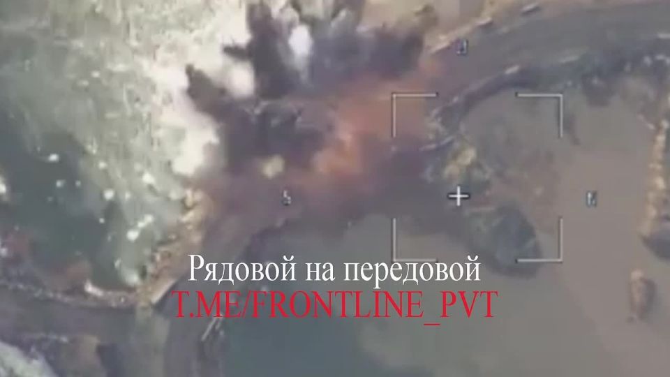 Воины-дроноводы ГрВ «Запад» выявили очередную переправу ВСУ через реку Оскол на Харьковском направлении, после чего нанесли огневое поражение