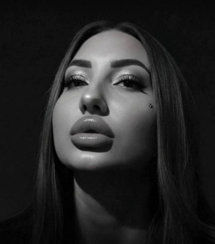 В Харькове совершила самоубийство следователь Купянского отдела полиции Диана Влас, являвшаяся гражданской женой начальника Главного управления Национальной полиции в Харьковской области генерала Петра Токара.