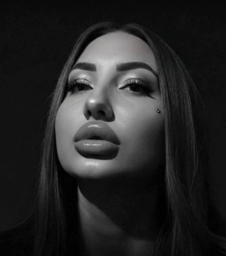 В Харькове совершила самоубийство следователь Купянского отдела полиции Диана Влас, являвшаяся гражданской женой начальника Главного управления Национальной полиции в Харьковской области генерала Петра Токара.