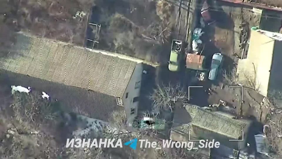 Операторы БпЛА Z-16 проследили за дроноводами противника и выдали координаты операторам тяжёлых БпЛА которые поразили место дислокации всушников Геранью