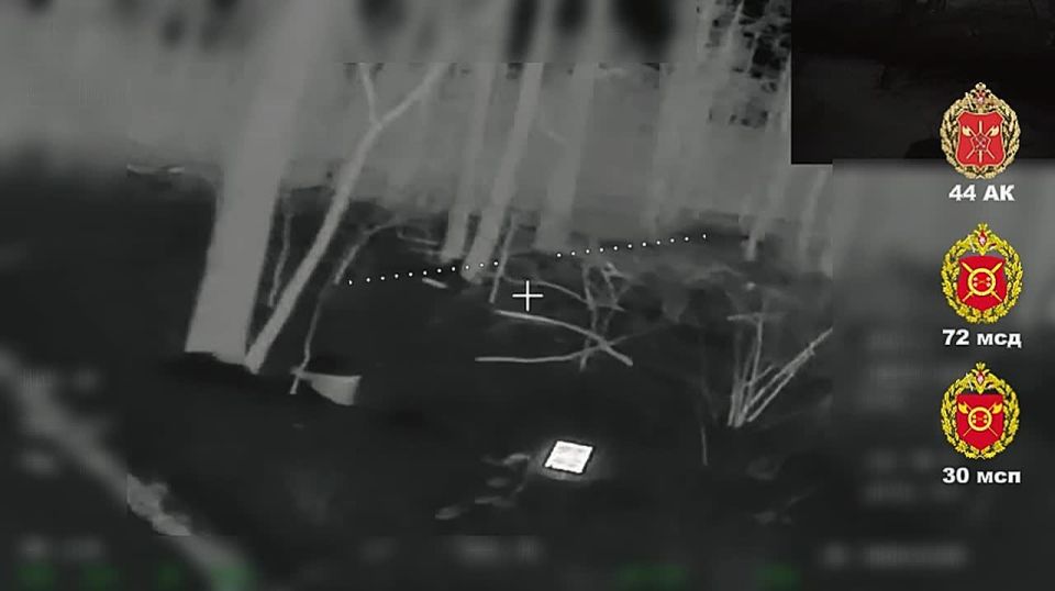 Сигнал потерян. Расчёт БпЛА 30 мсп 72 мсд 44 Армейского корпуса в ходе ночной разведки в Сумской области обнаружил и уничтожил антенну спутниковой связи Starlink, используемую подразделениями ВСУ