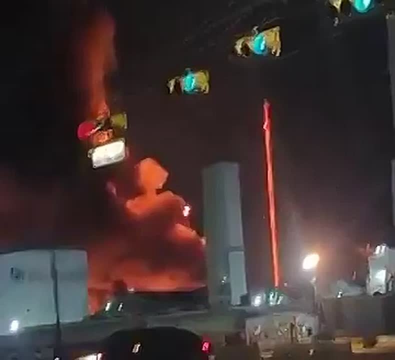 Мощный взрыв и пожар произошли на одном из крупнейших НПЗ в Техасе, — публикуют Tg-каналы