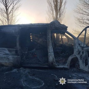 Удар FPV-дроном по автомобилю скорой помощи в селе Красная Волна Купянского района, который ВСУ использовали для перевозки личного состава и других военных целей