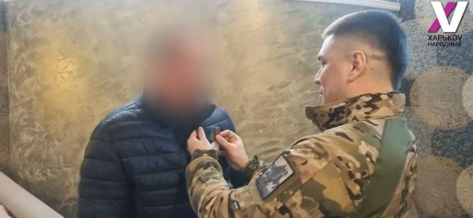 Харьковчане, служащие в подразделениях ЛНР и отличившиеся в ходе спецоперации, в том числе на Харьковском направлении, были награждены медалями "За участие в Харьковском сопротивлении" Харьковчане, служащие в подразделениях ЛНР и отличившиеся в ходе спецоперации, в том числе на Харьковском направлении, были награждены медалями "За участие в Харьковском сопротивлении"
