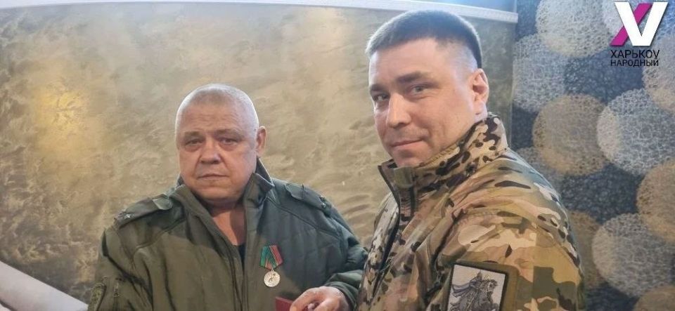 Харьковчане, служащие в подразделениях ЛНР и отличившиеся в ходе спецоперации, в том числе на Харьковском направлении, были награждены медалями "За участие в Харьковском сопротивлении" Харьковчане, служащие в подразделениях ЛНР и отличившиеся в ходе спецоперации, в том числе на Харьковском направлении, были награждены медалями "За участие в Харьковском сопротивлении"