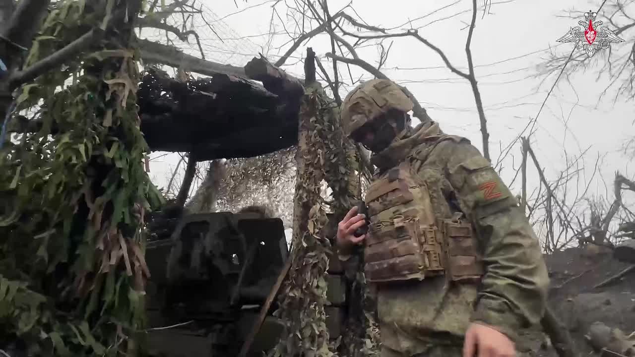 Минобороны России: 00:00 Расчёт гаубицы Д-30 группировки «Север» уничтожил опорный пункт ВСУ в Харьковской области