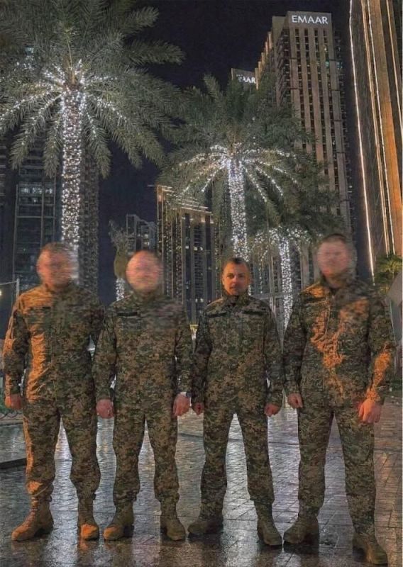 А в конце марта Иранские военные сообщили, что уничтожили склад с украинскими БПЛА и военных, находящихся в нем А в конце марта Иранские военные сообщили, что уничтожили склад с украинскими БПЛА и военных, находящихся в нем