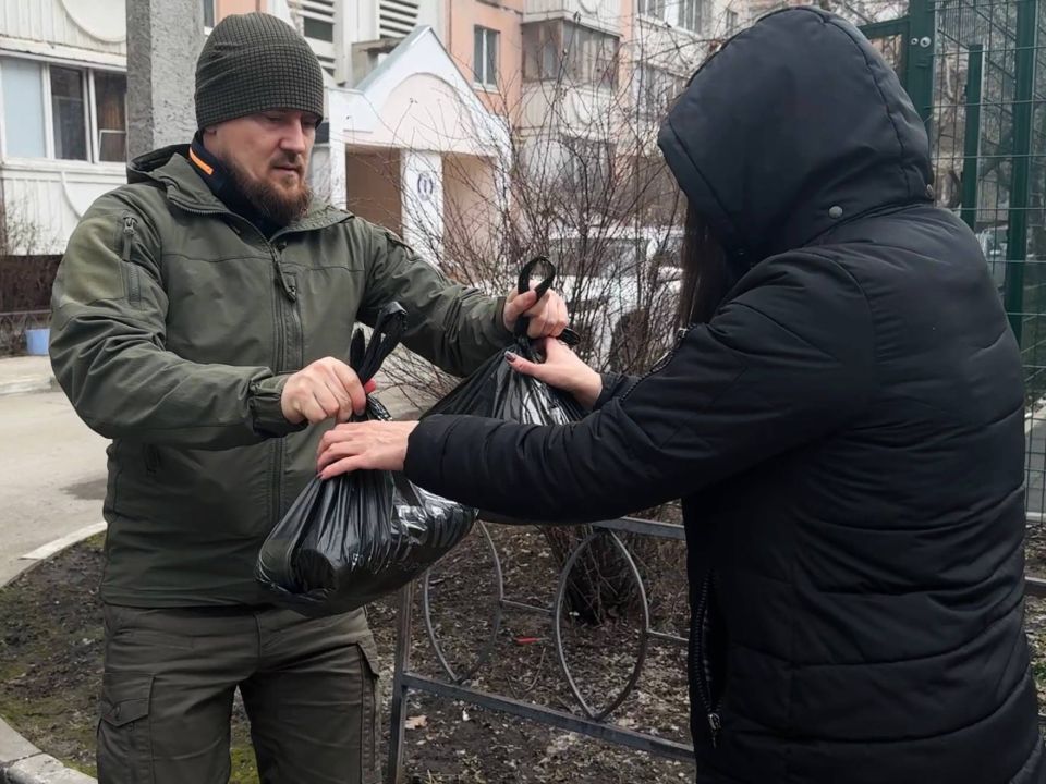 Итоги недели работы Центра помощи Единой России Итоги недели работы Центра помощи Единой России