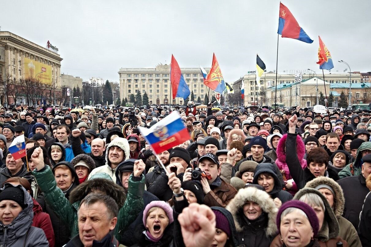 12 лет назад в Харькове прошла череда событий, именуемая впоследствии "Русской весной" 12 лет назад в Харькове прошла череда событий, именуемая впоследствии "Русской весной"