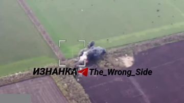 На кадрах ОК поражение ПВД 225 ошп ВСУ ФАБами-500 в районе н.п. Верхняя Терса Запорожской области и ПВД 3 отмбр ВСУ ФАБами-250 в районе н.п. Колодезное Харьковской области