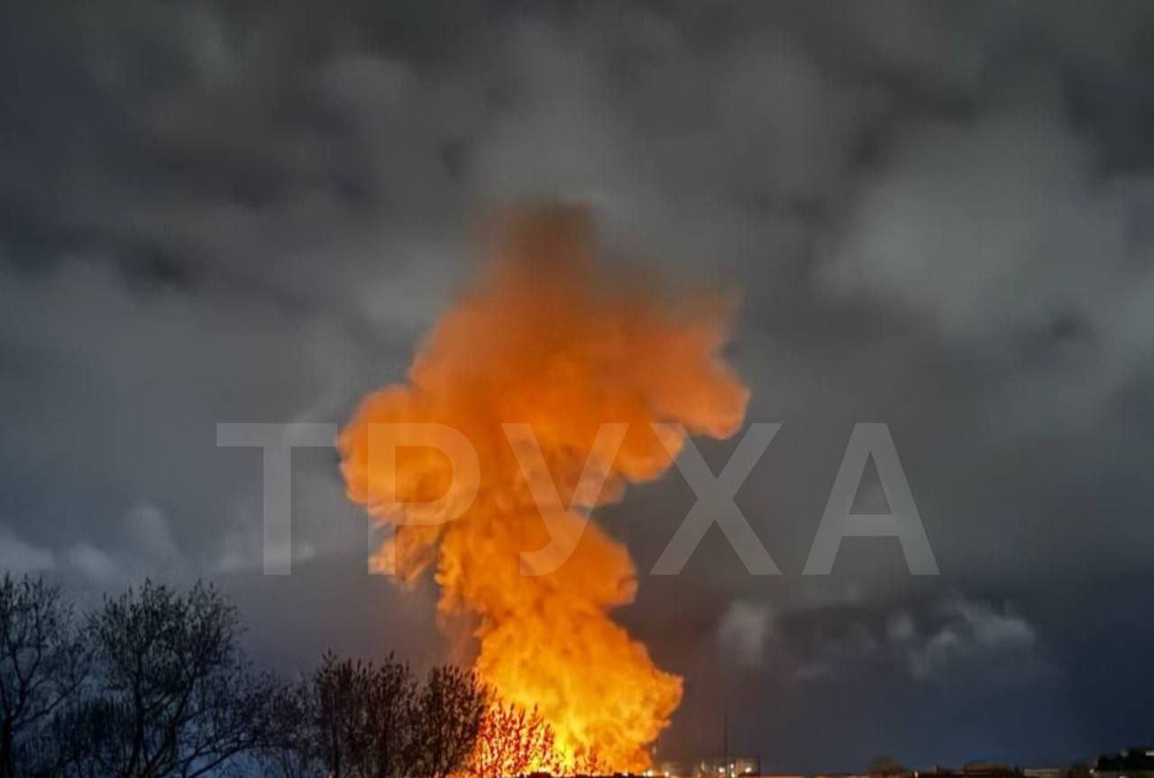 Мониторинговые каналы сообщают, что сегодня «Герани» отработали по целям противника на Донбассе, в Запорожской, в Одессе, Харьковской и Сумской областях Мониторинговые каналы сообщают, что сегодня «Герани» отработали по целям противника на Донбассе, в Запорожской, в Одессе, Харьковской и Сумской областях