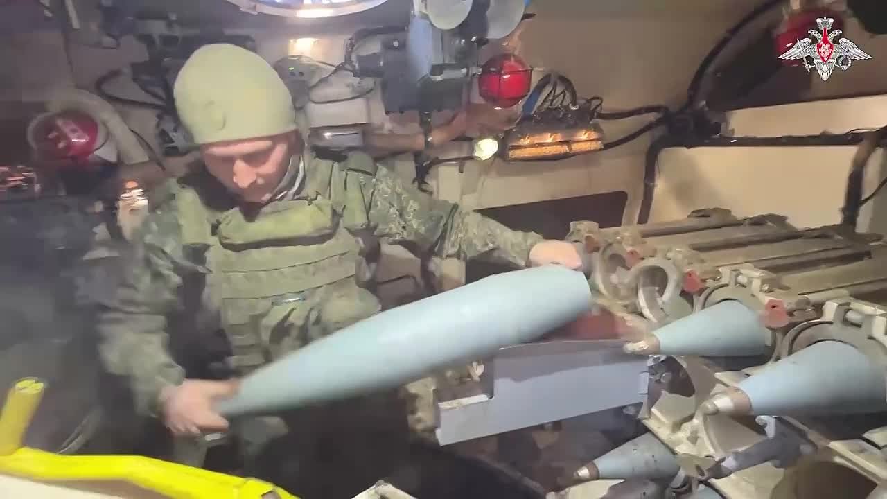 Владислав Шурыгин: Харьковская область. Расчёты самоходных гаубиц «Мста-С» 11-го армейского корпуса группировки «Север» уничтожили опорники, укрепления, пункты управления беспилотниками и личный состав ВСУ