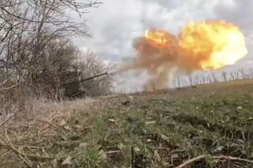 Российские танкисты уничтожают врага под Харьковом