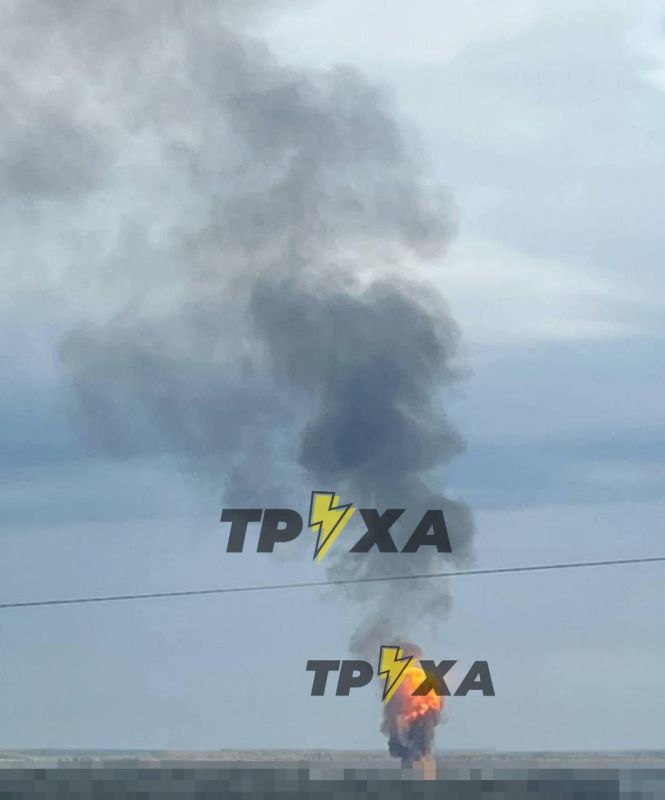 Мощный пожар: ВС РФ в ответ за Туапсе ударили по целям в Харьковской области Мощный пожар: ВС РФ в ответ за Туапсе ударили по целям в Харьковской области