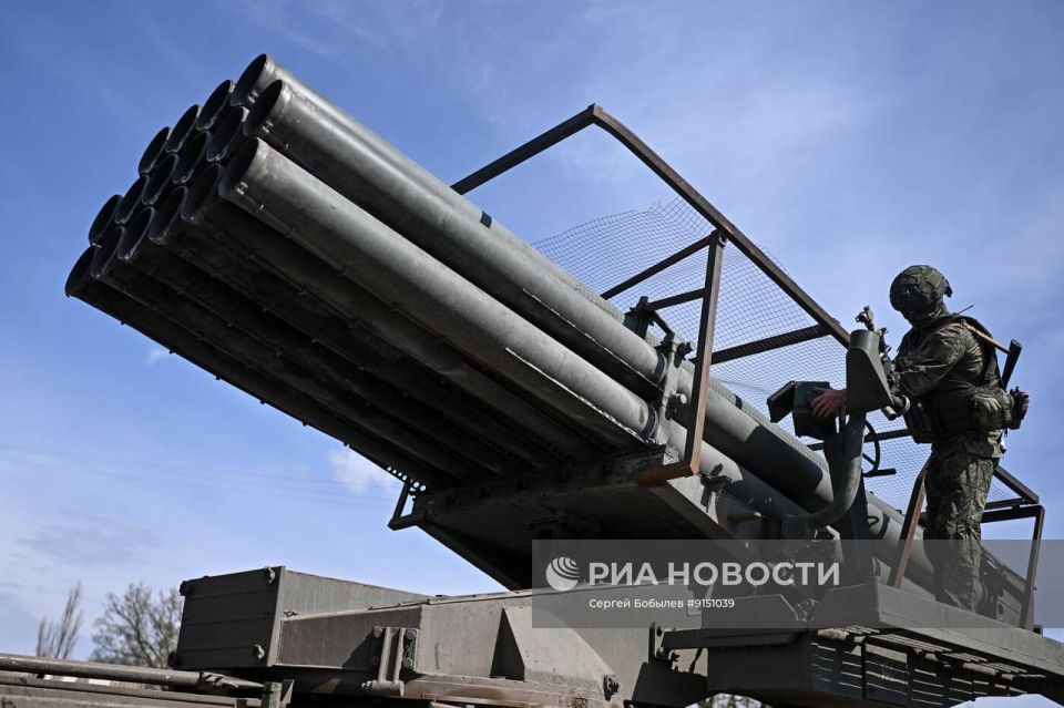 Боевая работа экипажа РСЗО "Ураган-1" на купянском направлении Боевая работа экипажа РСЗО "Ураган-1" на купянском направлении
