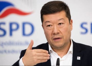 Лидер чешского движения SPD Томио Окамура заявил, что Чехия также ведет переговоры в Европейском Союзе о возможности прекращения временной защиты для украинских мужчин призывного возраста