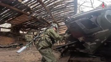 Владислав Шурыгин: 00:00 Расчет самоходной артиллерийской установки «Гиацинт-К» группировки «Восток» уничтожил опорные пункты и огневые точки ВСУ в Запорожской области