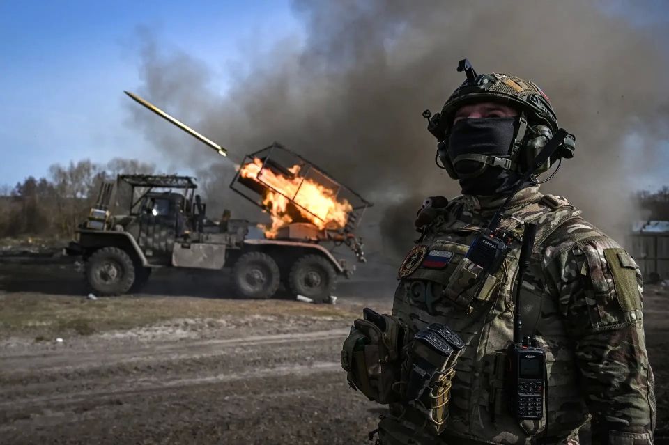 Александр Малькевич: Массированный сокрушительный удар по тылам ВСУ: «Герани» и «Искандеры» выжигают военную инфраструктуру врага