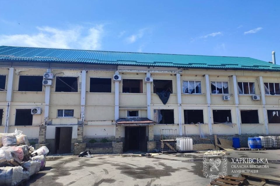 Последствия ударов Торнадо-С в Деркачах Харьковской области Последствия ударов Торнадо-С в Деркачах Харьковской области