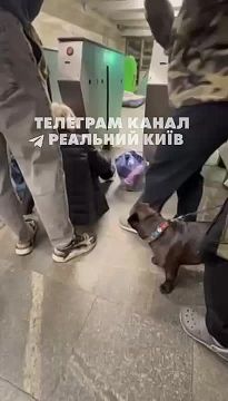 В Киеве людям не дают укрыться в метро