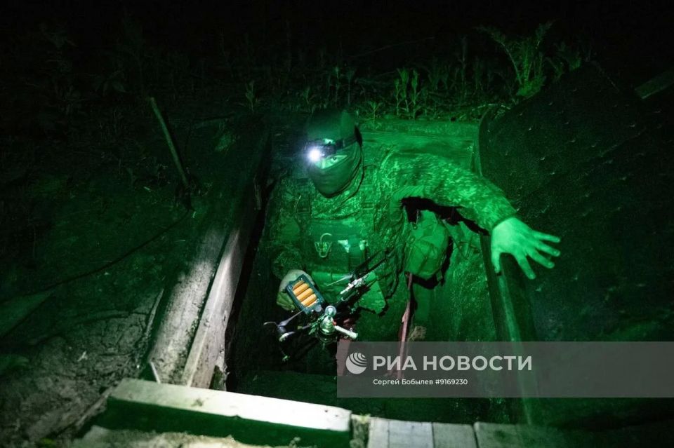 Кадры боевой работы расчётов БЛА из группы «Контора» 375-го отдельного противотанкового артиллерийского дивизиона 47-й танковой дивизии 1-й танковой армии группировки войск «Запад» в Купянском районе Харьковской области Кадры боевой работы расчётов БЛА из группы «Контора» 375-го отдельного противотанкового артиллерийского дивизиона 47-й танковой дивизии 1-й танковой армии группировки войск «Запад» в Купянском районе Харьковской области
