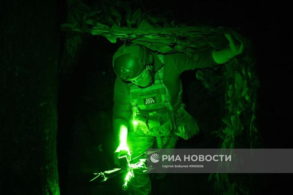 Кадры боевой работы расчётов БЛА из группы «Контора» 375-го отдельного противотанкового артиллерийского дивизиона 47-й танковой дивизии 1-й танковой армии группировки войск «Запад» в Купянском районе Харьковской области Кадры боевой работы расчётов БЛА из группы «Контора» 375-го отдельного противотанкового артиллерийского дивизиона 47-й танковой дивизии 1-й танковой армии группировки войск «Запад» в Купянском районе Харьковской области