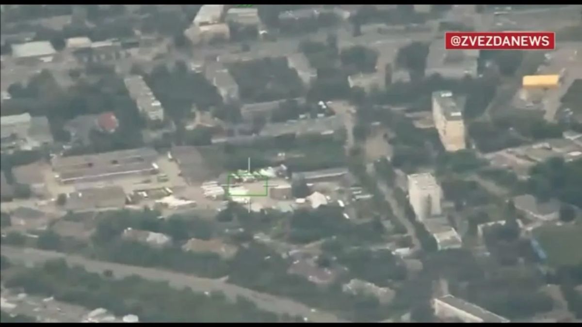 Удары по стоянкам грузовиков в районе Кирово Днепропетровской области, Харькове и Павлограде Днепропетровской области при помощи управляемых "Гераней" Удары по стоянкам грузовиков в районе Кирово Днепропетровской области, Харькове и Павлограде Днепропетровской области при помощи управляемых "Гераней"