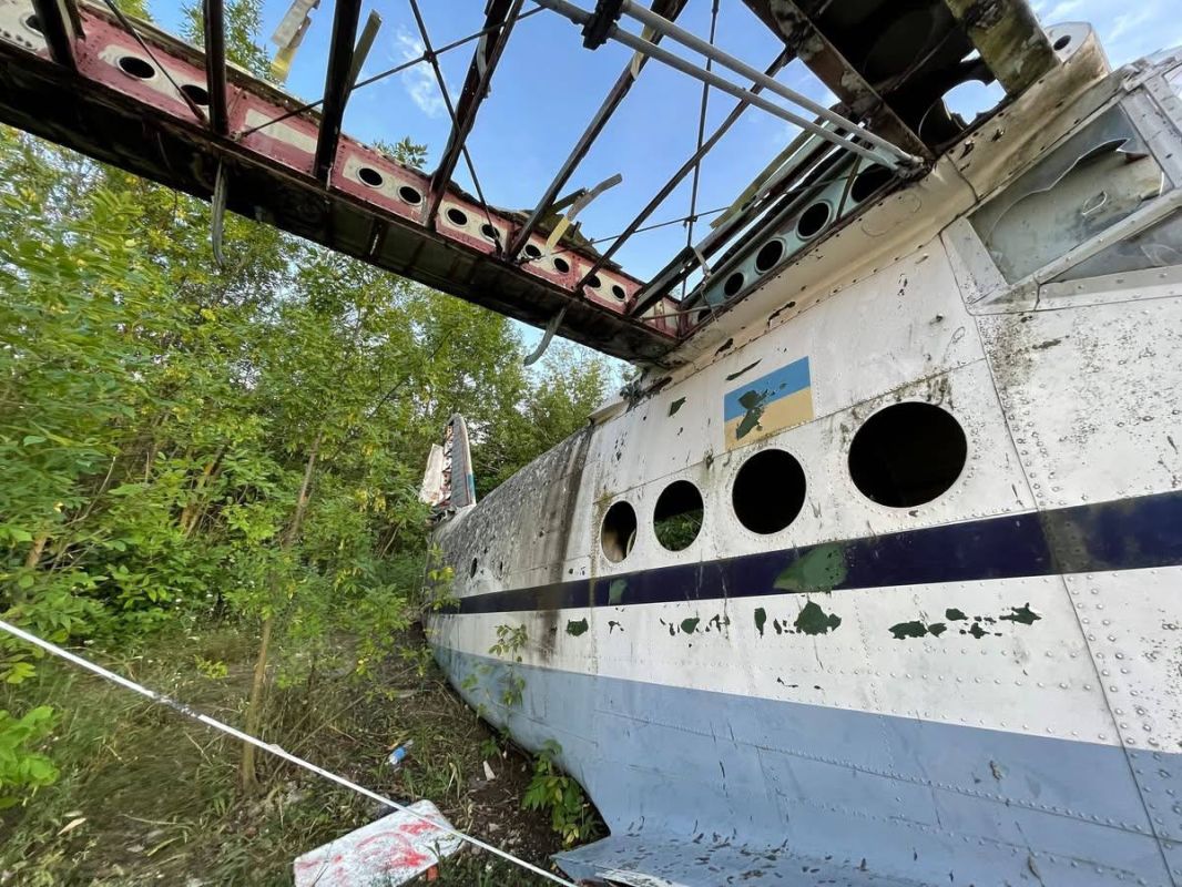 Виды заброшенного аэродрома ДОСААФ в Волчанске Виды заброшенного аэродрома ДОСААФ в Волчанске