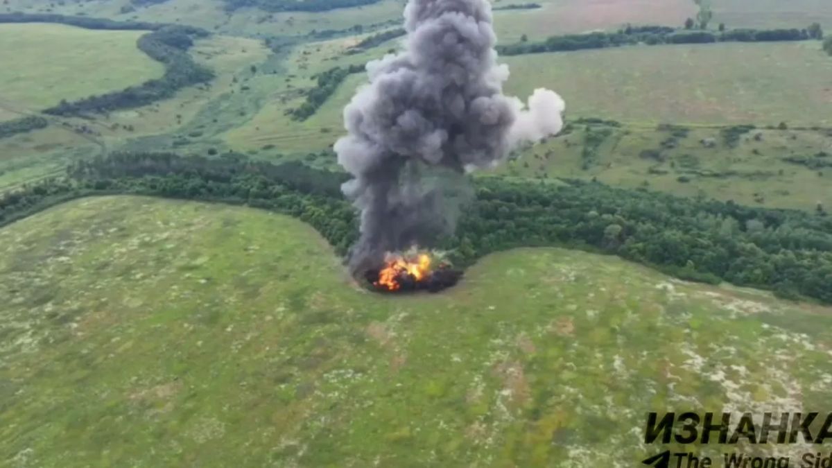 Удары ФАБ с УМПК по насыпной переправе в районе села Маяки в ДНР, по расположению противника в селе Захаровка и по пункту управления БПЛА в районе в районе села Рубленое Харьковской области Удары ФАБ с УМПК по насыпной переправе в районе села Маяки в ДНР, по расположению противника в селе Захаровка и по пункту управления БПЛА в районе в районе села Рубленое Харьковской области