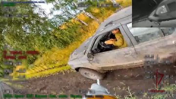 Заглянем в салон: оператор БПЛА «стальной» бригады Росгвардии бьёт внутрь вражеского внедорожника