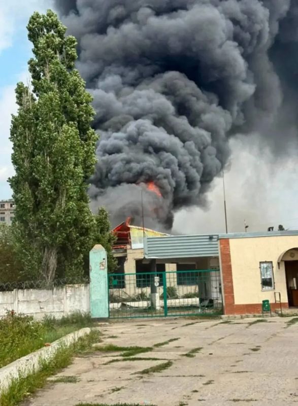 Спецоперация: Российские ВКС нанесли удар по хлебоприёмному предприятию в населённом пункте Савинцы Харьковской области Спецоперация: Российские ВКС нанесли удар по хлебоприёмному предприятию в населённом пункте Савинцы Харьковской области