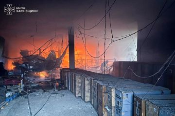 Изюм Харьковская область. Сегодня утром ударом УМПК было поражено отделение «Новой почты»