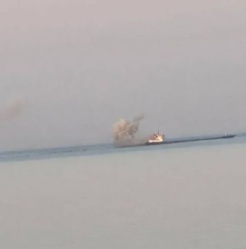 ВС РФ поразили в акватории Черного моря южнее и восточнее Одессы два сухогруза, которые доставляли грузы военного назначения