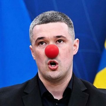 Голый король картонного майдана предъявляет ультиматум