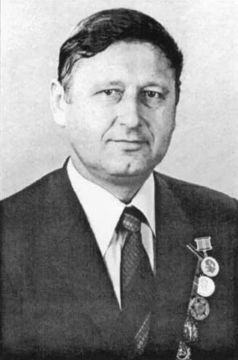 7 августа родился Виктор Васильевич Рындин (1942-2018) — советский лётчик, майор, заслуженный лётчикиспытатель СССР
