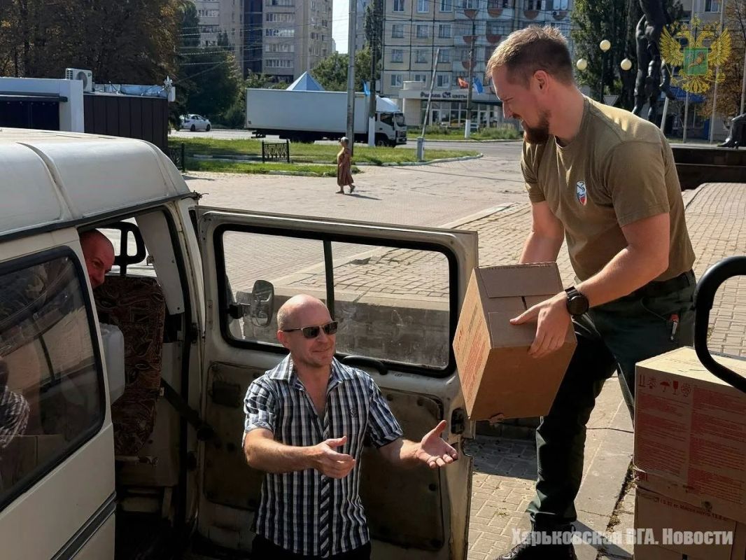 Центр помощи «Единая Россия» передал продукты и товары первой необходимости, которые будут распределены среди вынужденных переселенцев и жителей освобождённых территорий Харьковской области Центр помощи «Единая Россия» передал продукты и товары первой необходимости, которые будут распределены среди вынужденных переселенцев и жителей освобождённых территорий Харьковской области
