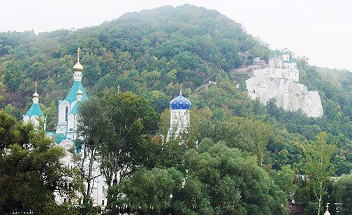 Боевики напали на монахов Святогорской Свято-Успенской лавры