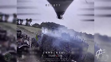 В Харьковской области пилоты FPV-дронов нанесли точный удар по позициям противника, уничтожив пункт управления БПЛА, а также живую силу и технику ВСУ