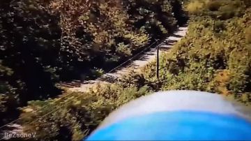 Даниил Безсонов: #Эксклюзив. Расчеты ударных БПЛА подразделения войск беспилотных систем из состава 11-го армейского корпуса группировки войск «Север» дают непрерывного жару пунктам управления БПЛА, фортификационным...
