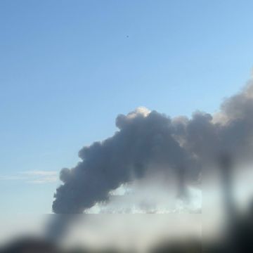 Киевская область. В Бориспольском районе снова горят складские помещения и админздание