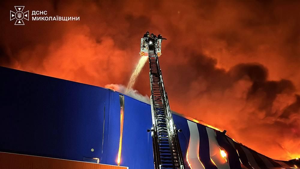 Ночью в ряде регионов Украины была объявлена воздушная тревога, сообщалось о взрывах в Киевской, Харьковской, Полтавской, Одесской, Николаевской, Сумской и Днепропетровской областях Ночью в ряде регионов Украины была объявлена воздушная тревога, сообщалось о взрывах в Киевской, Харьковской, Полтавской, Одесской, Николаевской, Сумской и Днепропетровской областях
