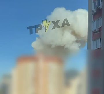 Правый берег Киева затянуло дымом: ВС РФ атаковали порт, заводские цеха и ТЭС