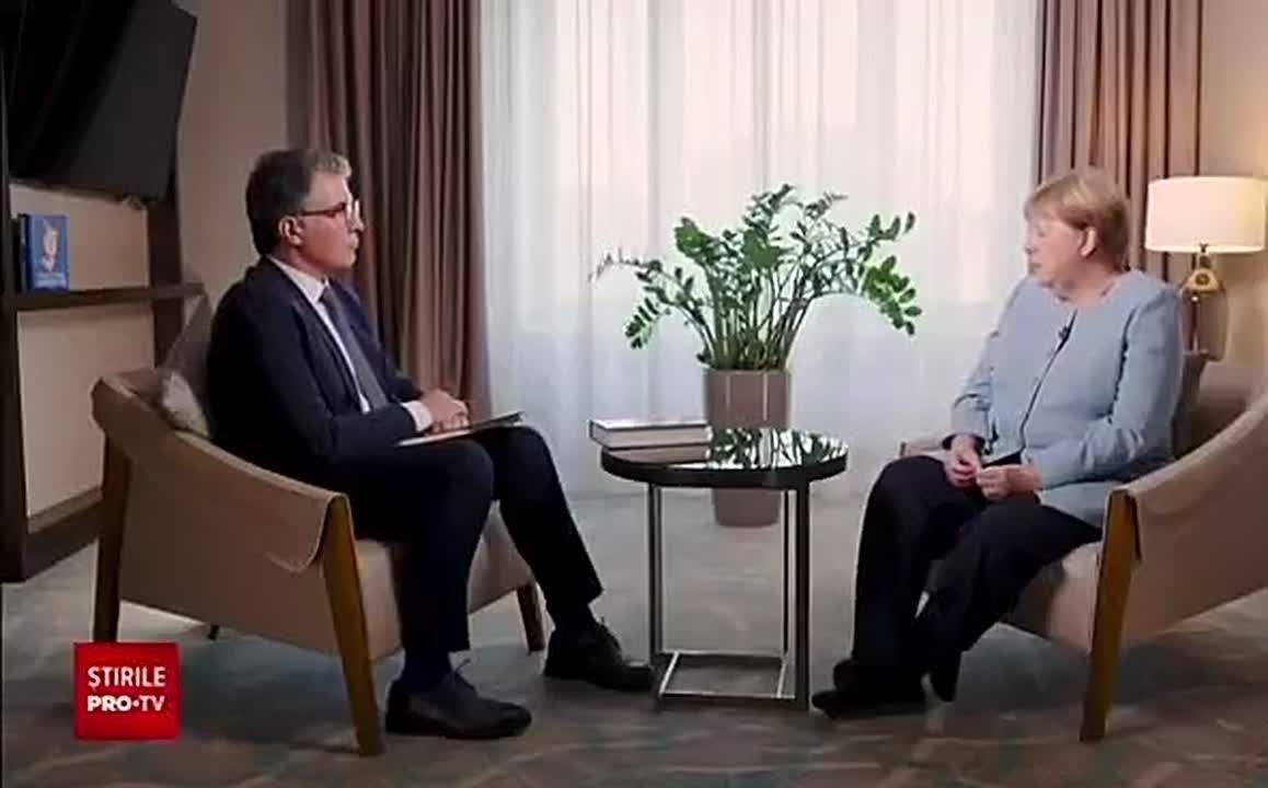Повторение — мать учения. Меркель снова заявила, что Минские соглашения задумывались Берлином лишь как инструмент торможения Москвы: «Если бы не эти действия, в 2014 году Россия бы совершила вторжение на Украину, и та...