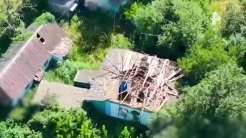 Расчёты ударных БПЛА группировки войск "Север" продолжают уничтожать технику и боевиков ВСУ внутри сформированного котла в Харьковской области