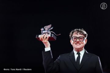 Илья Хржановский (признан в России иноагентом) получил «Серебряного льва» Венецианского фестиваля за картину «Дау»
