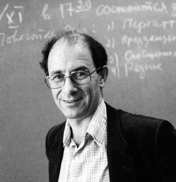 "Дело в том, что, начитавшись книг, образованный человек становится худшим покупателем: он меньше покупает и стиральных машин, и автомобилей, начинает предпочитать им Моцарта или Ван Гога, Шекспира или теоремы