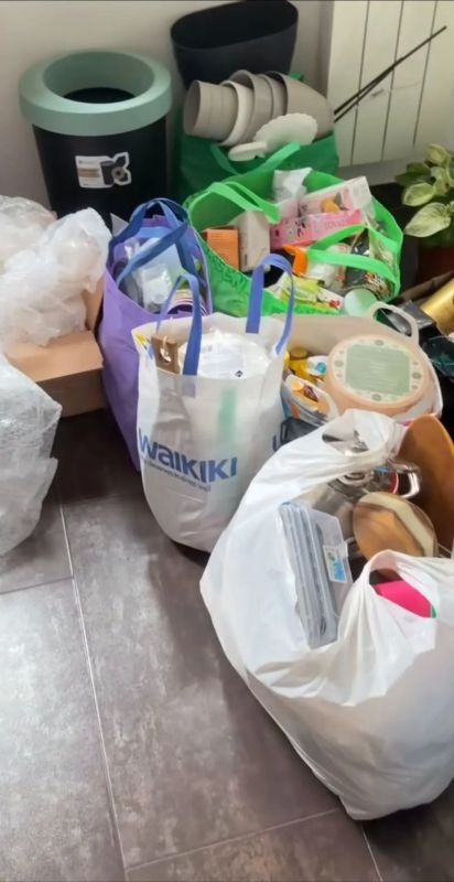 Все бегут, бегут, бегут и я бегу Все бегут, бегут, бегут и я бегу