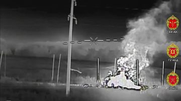 М113 приехал по записи. БТР М113 ВСУ появился на дороге, где его уже поджидал FPV-дрон