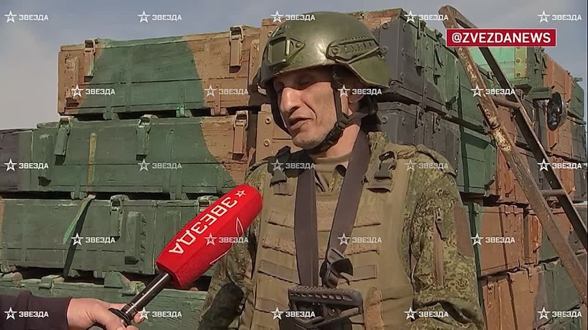 Из актера — в штурмовика: актер Юрий Сафаров, известный по роли сержанта Фомина в сериале "Солдаты", подписал контракт с Минобороны