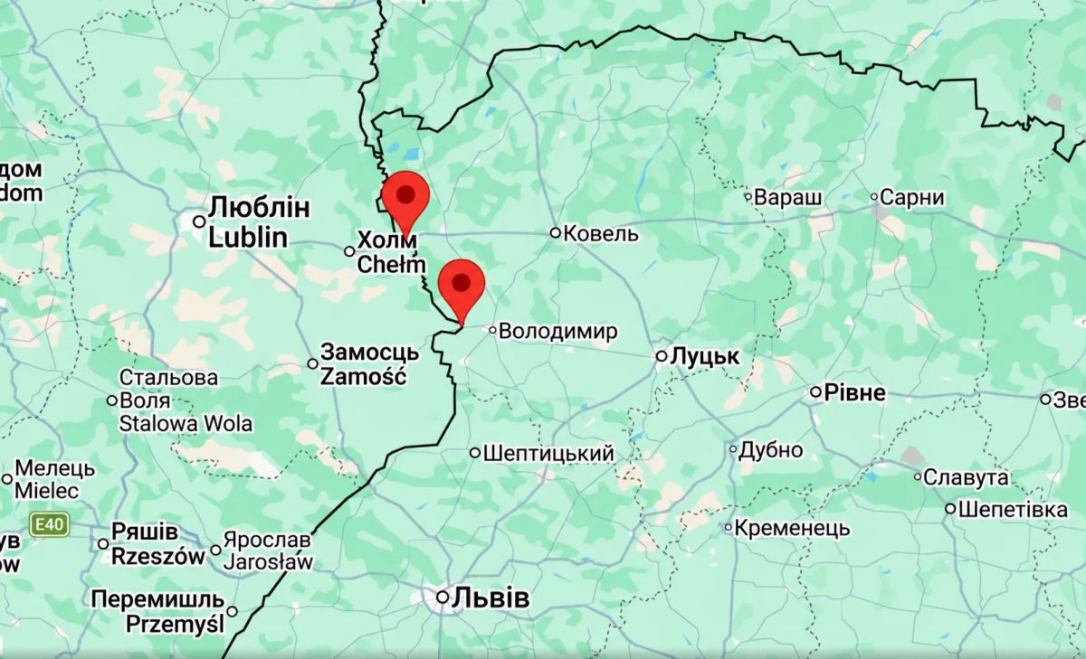 Польша экстренно эвакуирует два пограничных пункта пропуска в Зосине и Дорогуске на границе с Украиной — причиной, как заявил польский премьер Туск, стали российские атаки беспилотниками